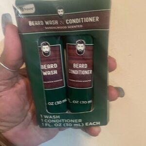 Revolution Sandalwood Beard Wash & Conditioner - Green